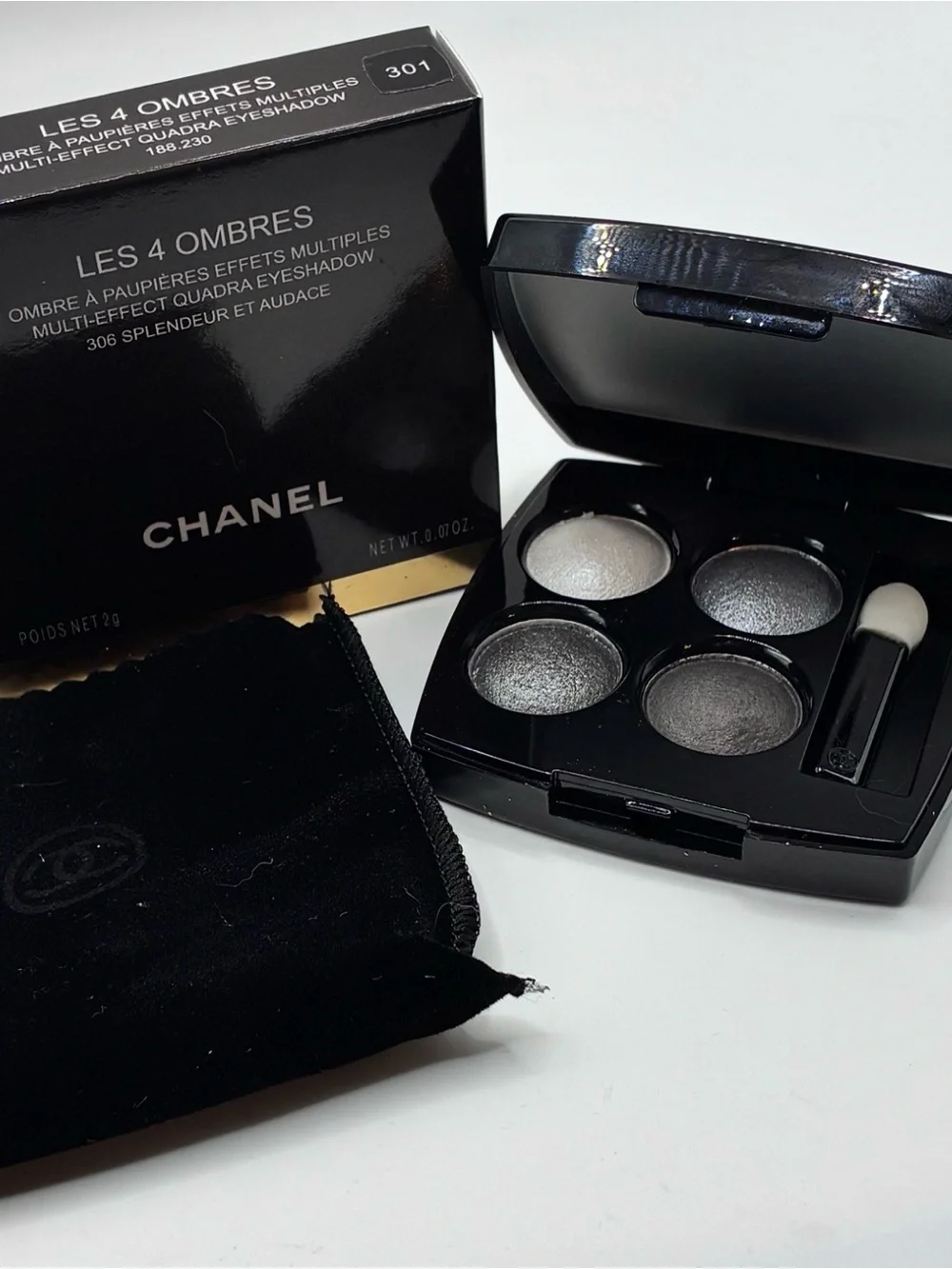 CHANEL Les 4 Ombres Eyeshadow Quad - Silver / Gunmetal / Charcoal